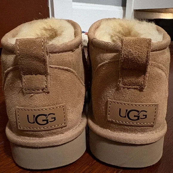 UGG Women’s Chestnut Ultra Mini Boots - Picture 2 of 11